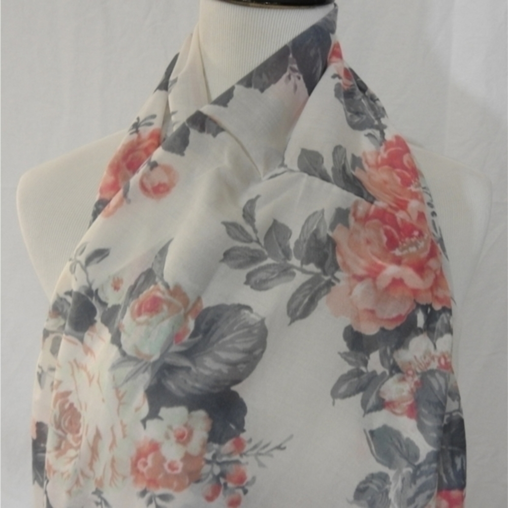 ✨️ Lightweight Floral Infinity Scarf - Picture 3 of 7